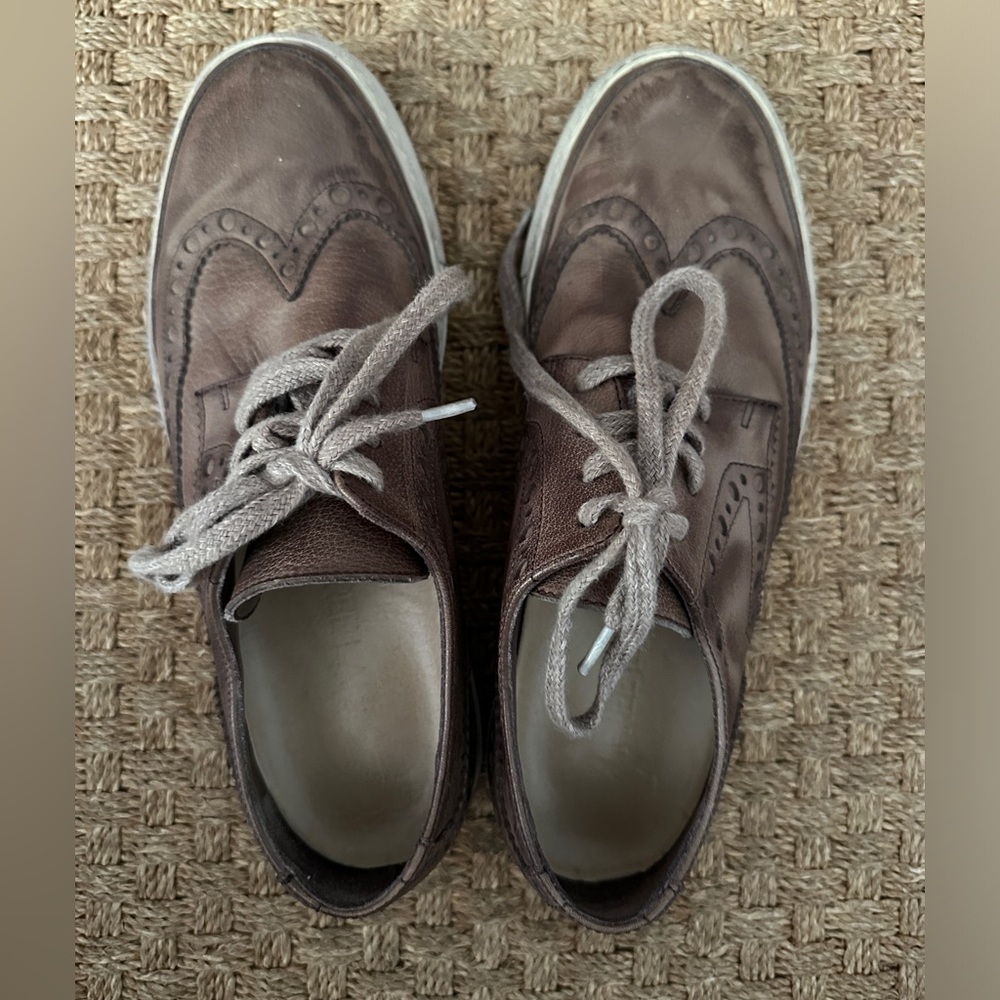 Distressed leather sneakers - Picture 2 of 3
